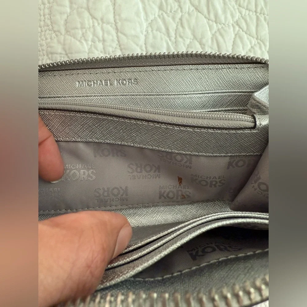 Michael Kors Zip Wallet - Picture 6 of 11